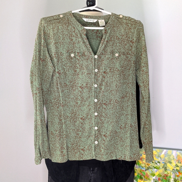 Orvis Tops - Orvis blouse, stretchy, green & burgundy Medium